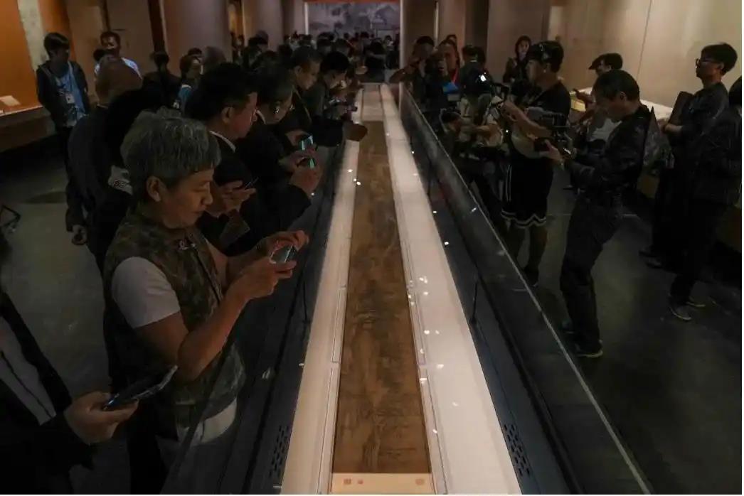 中国の国宝級名画「清明上河図」13年ぶりに公開展示 故宮博物院100周年