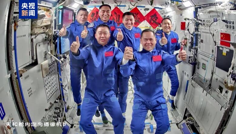 中国の有人宇宙船「神舟21号」が打ち上げ成功