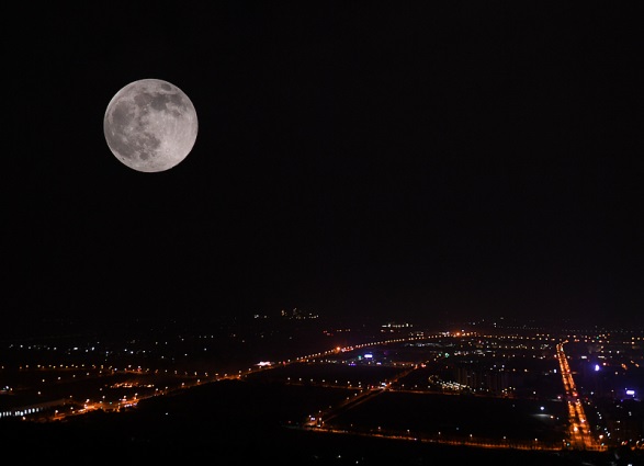 スーパームーンが5日未明に出現