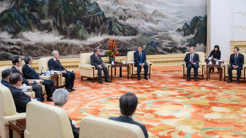 zv-kryeministri-kinez-nxit-kompanit-japoneze-t-investojn-dhe-t
