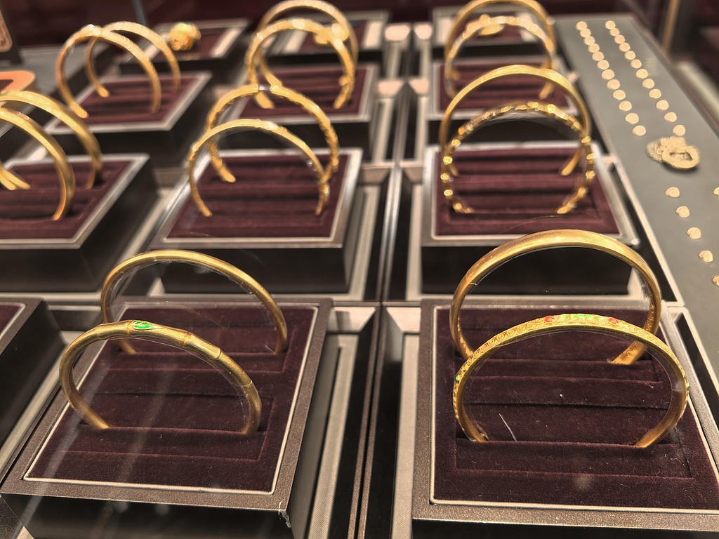 金価格が最高値更新 上海金取引所が会員企業や投資家に注意喚起