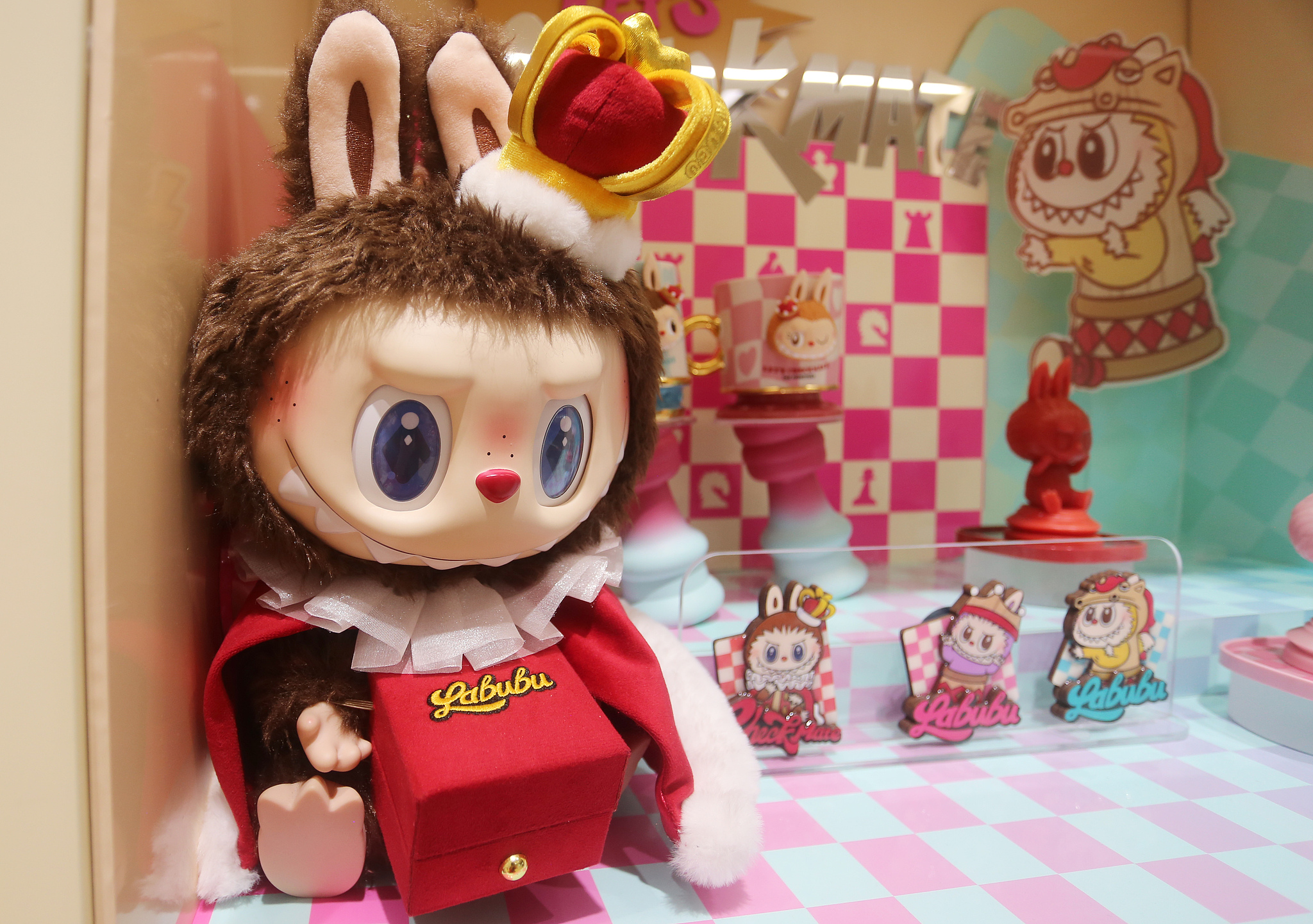 新着中国大人気ラブブホルダーToffee Labubu正品ラブブ 止まらぬ中国「ラブブ」人気、フィギュアが2000万円超で落札の