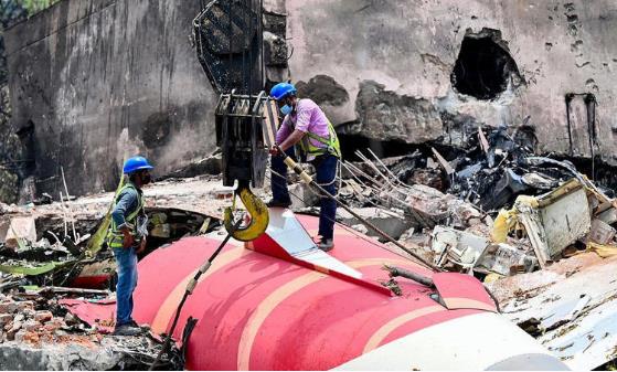 エア・インディア墜落機の事故調査で焦点が操縦ミスに