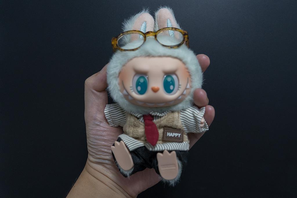 バッグチャームが中国の若年層を席巻 大人気の鍵は「エモ消費」