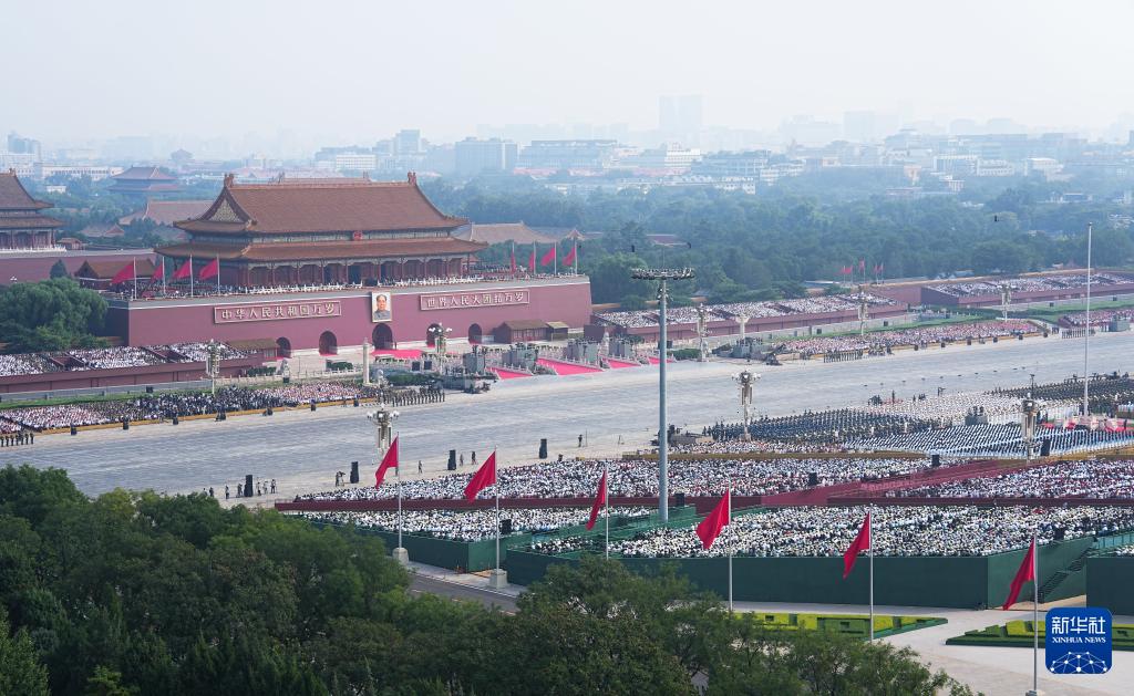 中国 北京の天安門広場で盛大な閲兵式開催 中国人民抗日戦争勝利80周年
