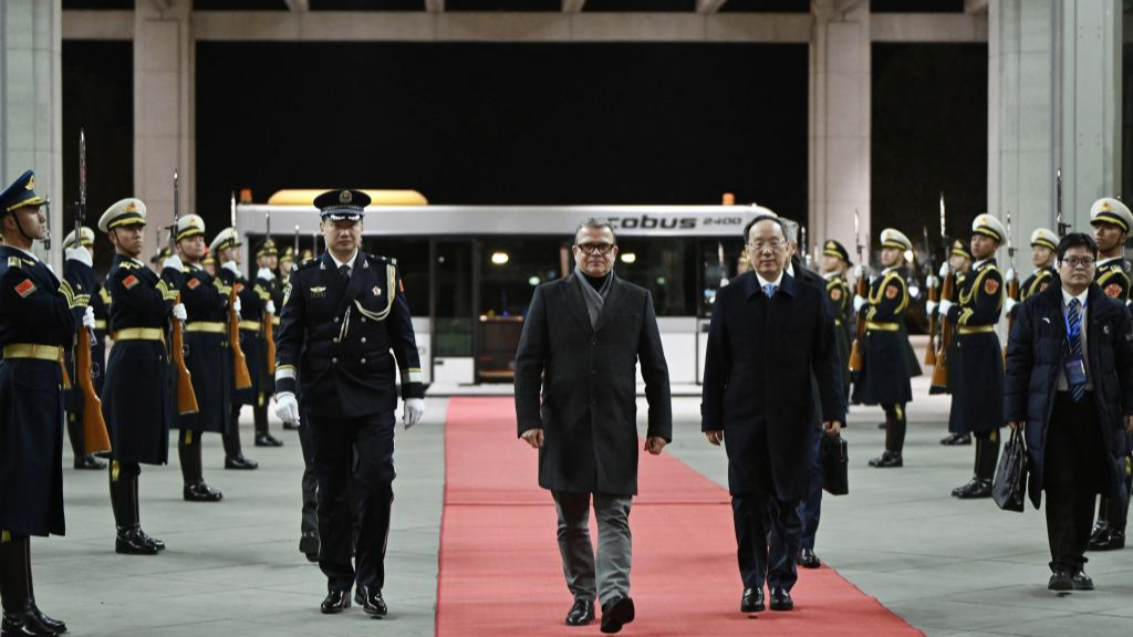 Kryeministri finlandez Petteri Orpo mbërrin në Kinë për një vizitë zyrtare