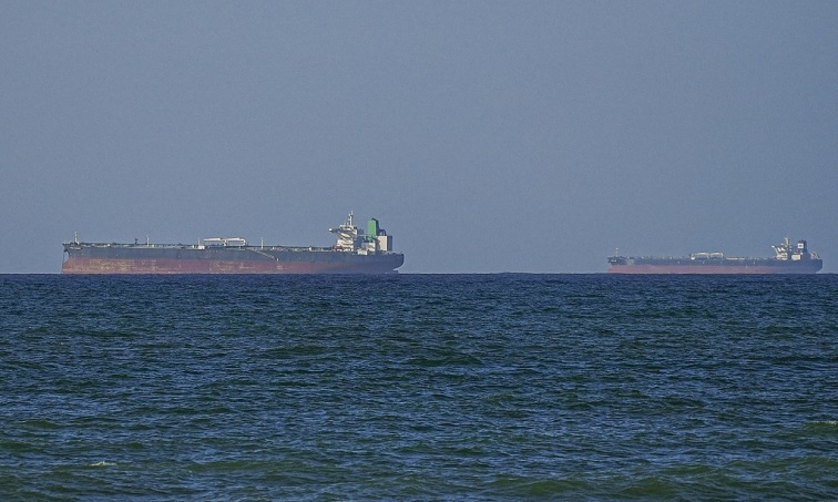 ホルムズ海峡封鎖継続 原油価格上昇止まらず