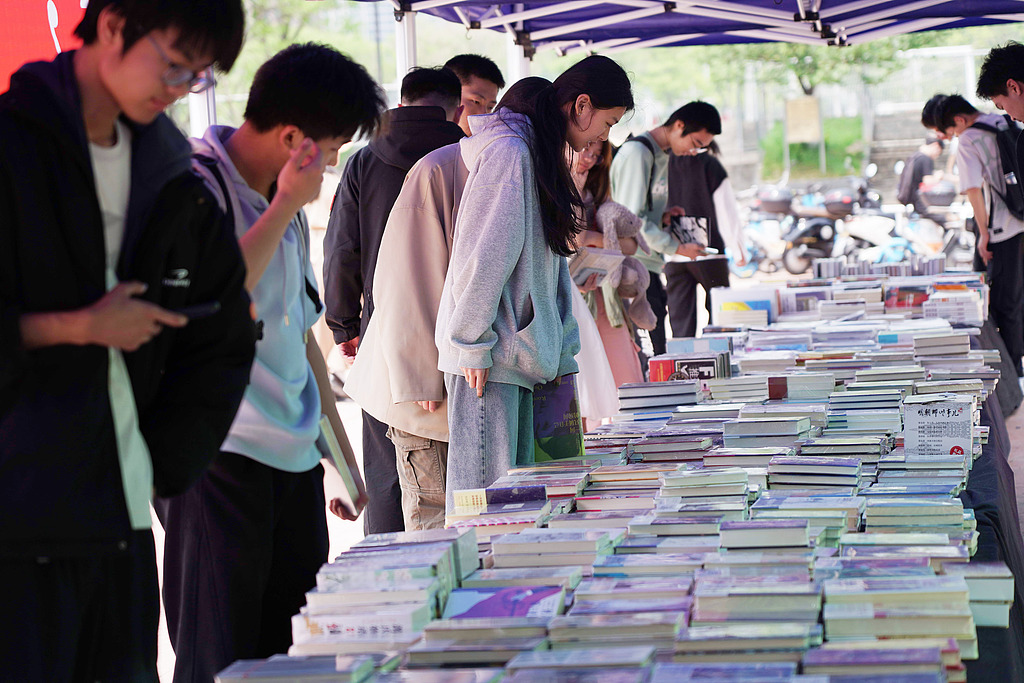 Nis java e parë kombëtare e leximit ndërsa Kina ndërton një shoqëri që e do librin