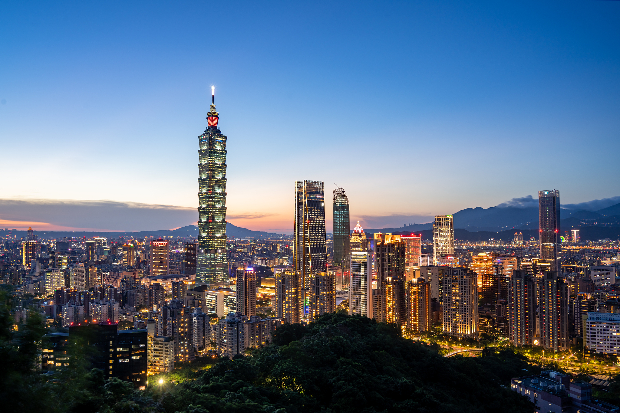 mjk-ja-mbi-anulimin-e-lejes-se-fluturimit-te-lai-chingte-se-te-shkosh-kunder-prirjes-historike-sjell-vetem-poshterim