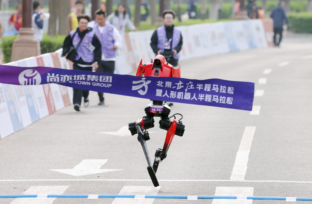 中国製人型ロボットの急速な進歩 世界に衝撃広がる