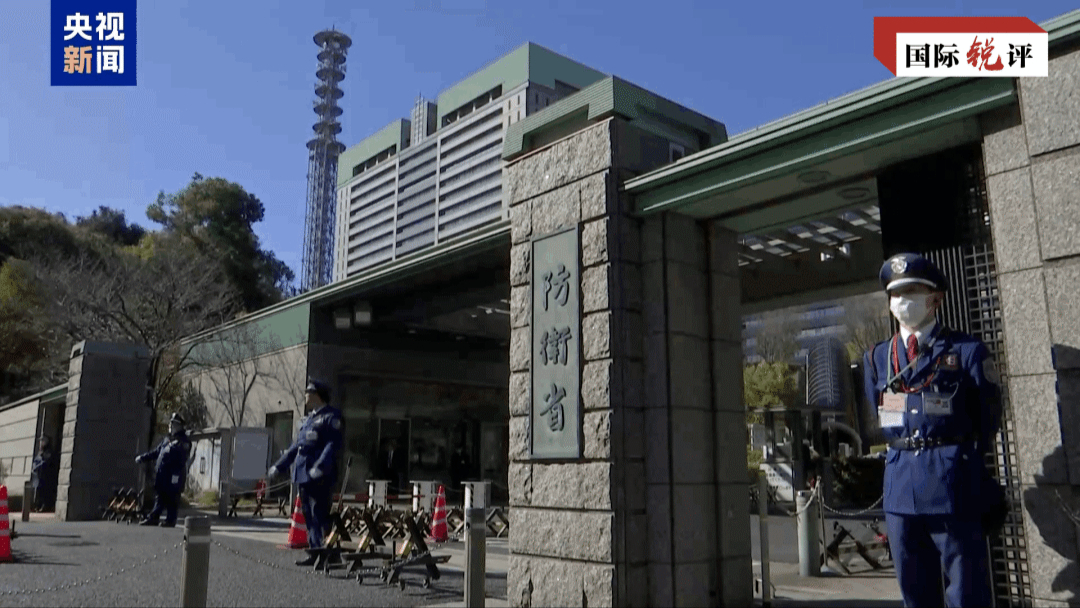 La japana “novtipa militismo” denove elmontras siajn kojnodentojn