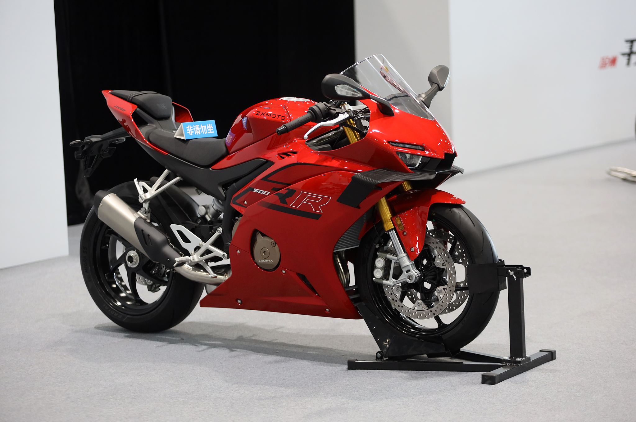 張雪機車（ZXMOTO）」のパフォーマンスが欧州スポーツバイク愛好家の